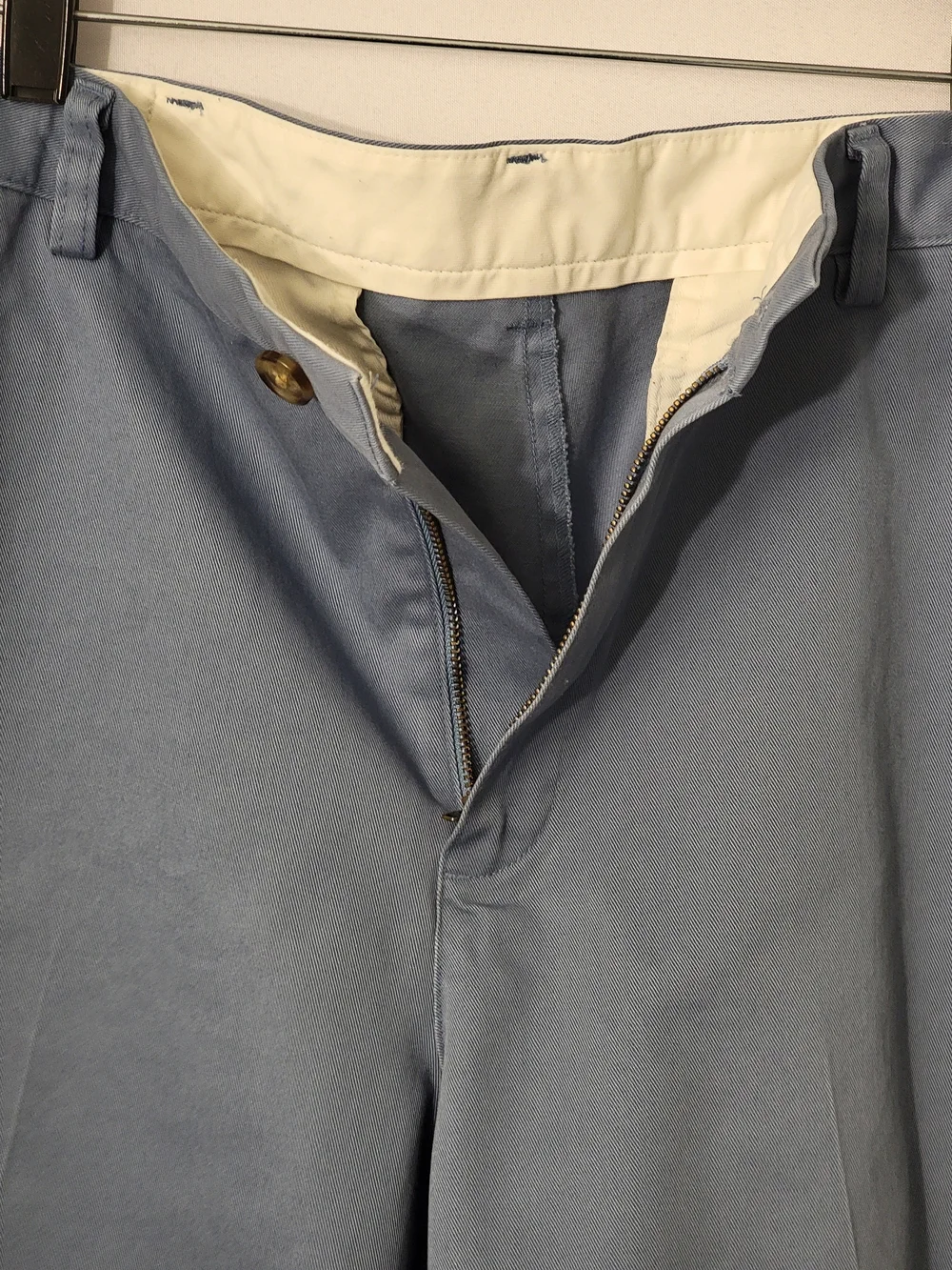 L.L. Bean Comfort Waist Men's Flat-Front Shorts Size 37 - Picture 4 of 9